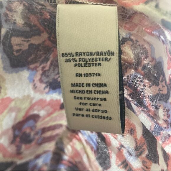 Zac & Rachel Flowy Floral Blouse with Lace Accent, Size Medium - Picture 8 of 9